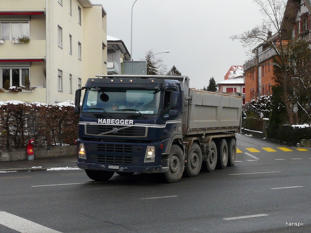 Volvo Kipper unterwegs in Biel am 16.01.2013
