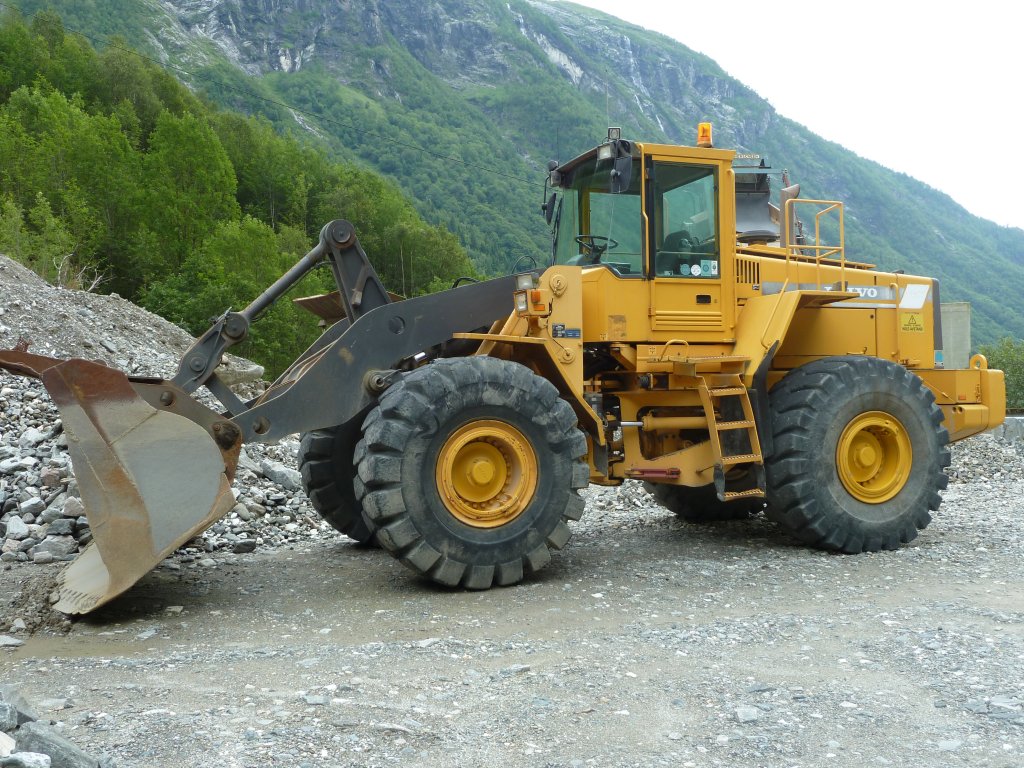 Volvo-Radlader arbeitet in einem norwegischen Steinbruch, Juli 2011