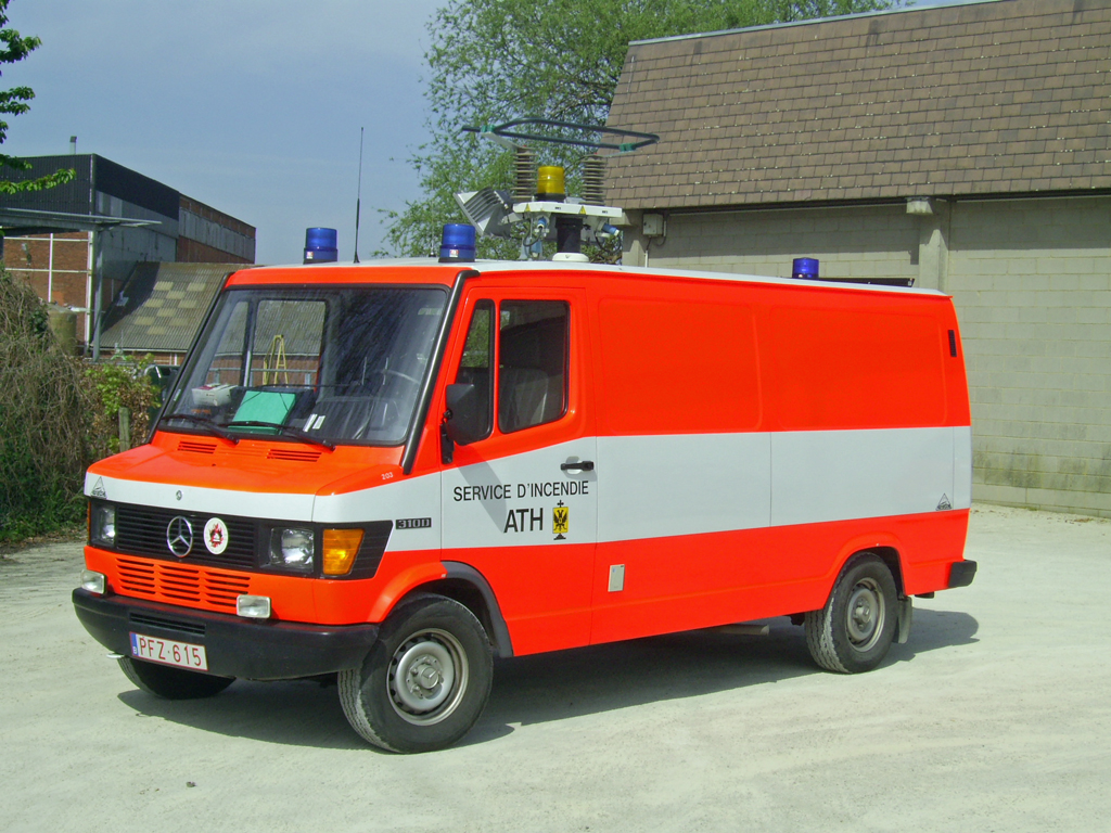 Vorausgertewagen 310D Inneneinrichtung Vanassche der Feuerwehr Ath, Aufnahme am 21.04.2007 