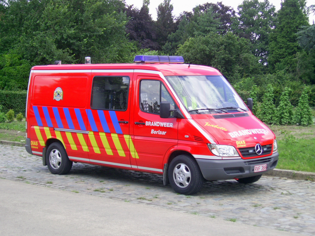 Vorauslschfahrzeug Mercedes-Benz Sprinter 313CDI Inneneinrichtung Dias der Feuerwehr Berlaar, Aufnahme am 07.07.2007
