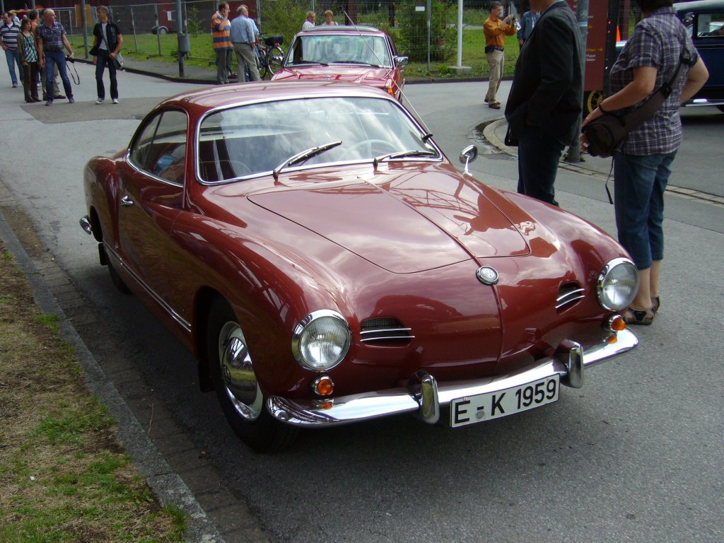 VW Karmann Ghia Coupe von 1959. Oldtimertreffen Kokerei Zollverein.