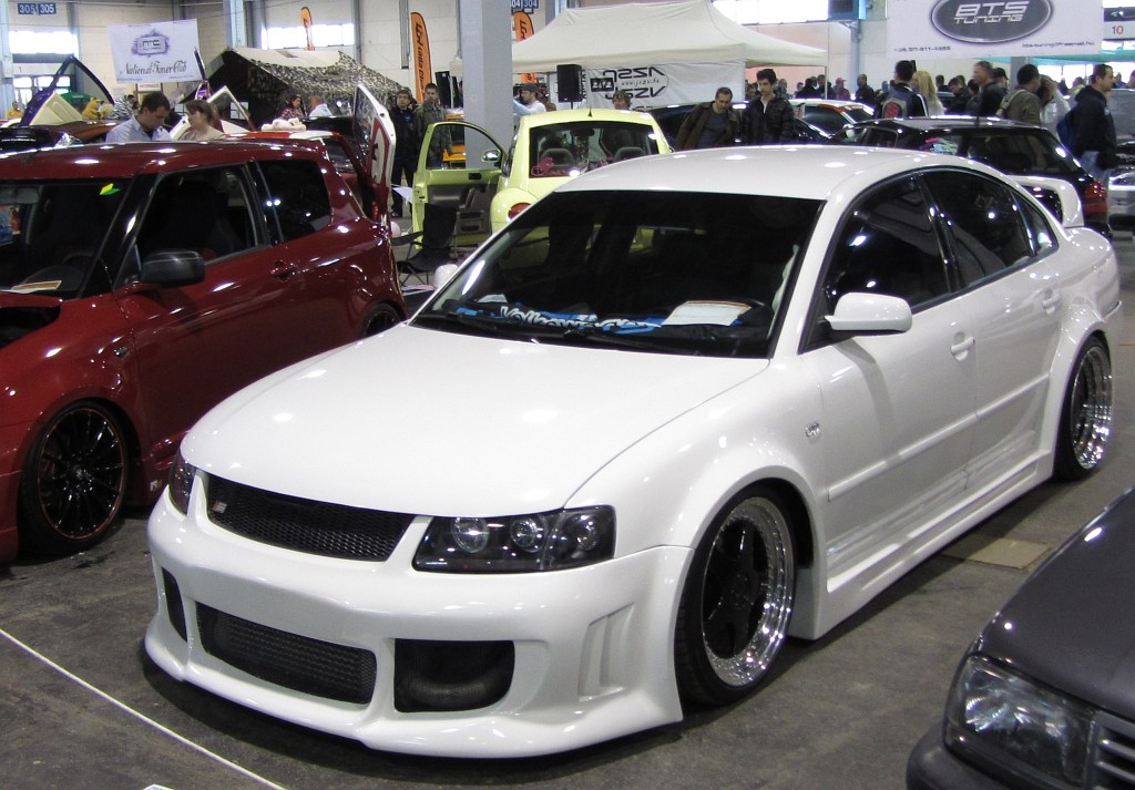 VW Passat. Foto: Carstyling Tuning Show 2012.