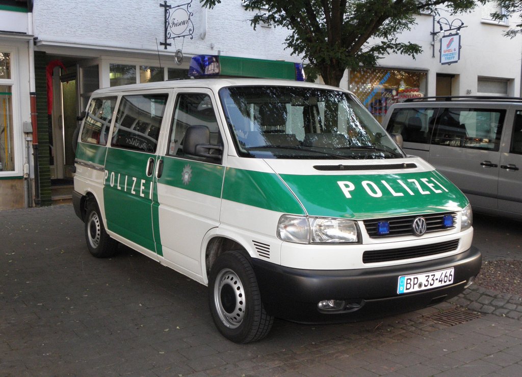 VW T4 Synchro der Bundespolizei steht auf dem Marktplatz von Eschwege anl. Vereidigungsfeierlichkeiten am 08.10.2010