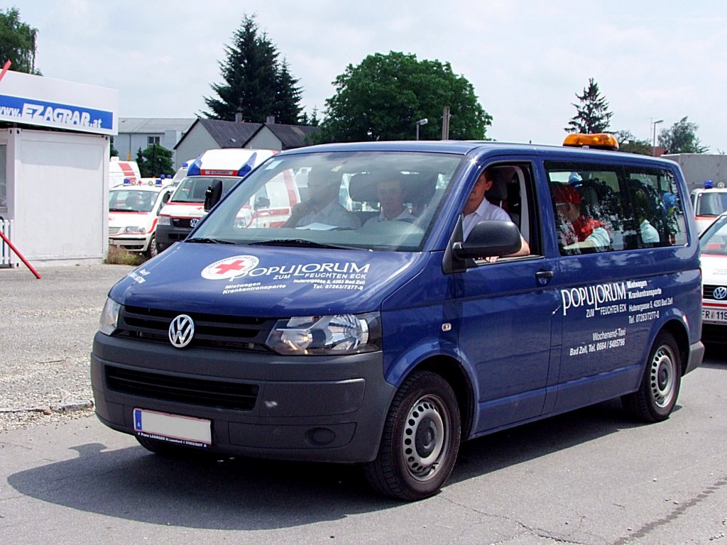 VW-T5 im Einsatz fr das Rote-Kreuz;110603