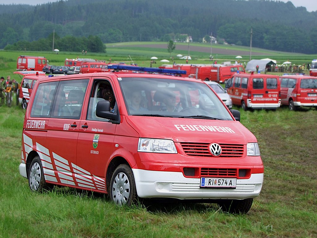 VW-T5 der FF-Osternach begibt sich nach erfolgreicher Teilnahme beim Feuerwehrwettbewerb  Ried-Sd  wieder auf die Heimreise;100529