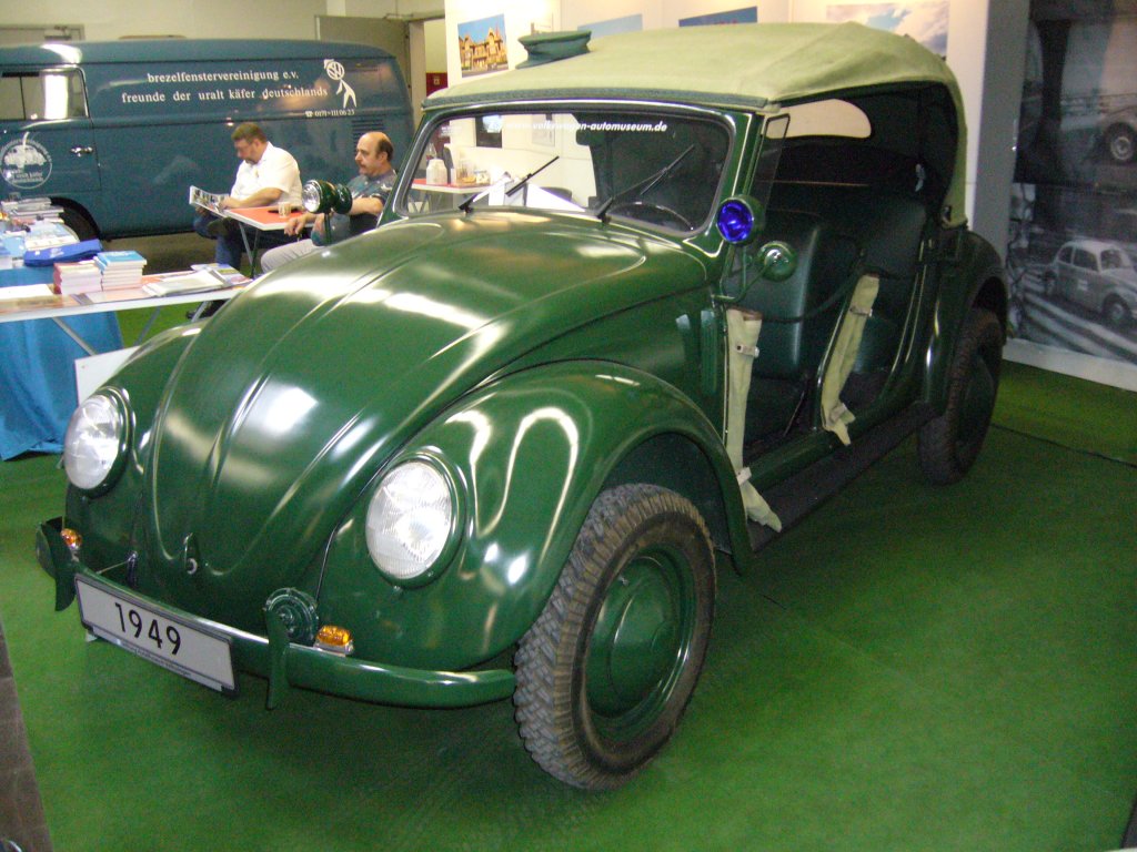 VW Typ 11A. 1948 - 1949. Auf Basis des Typ 1 (Kfer) wurden von diesem Modell 482 Exemplare bei Karmann in Osnabrck fr die deutschen Polizeibehrden gefertigt. Techno Classica 03.04.2011.