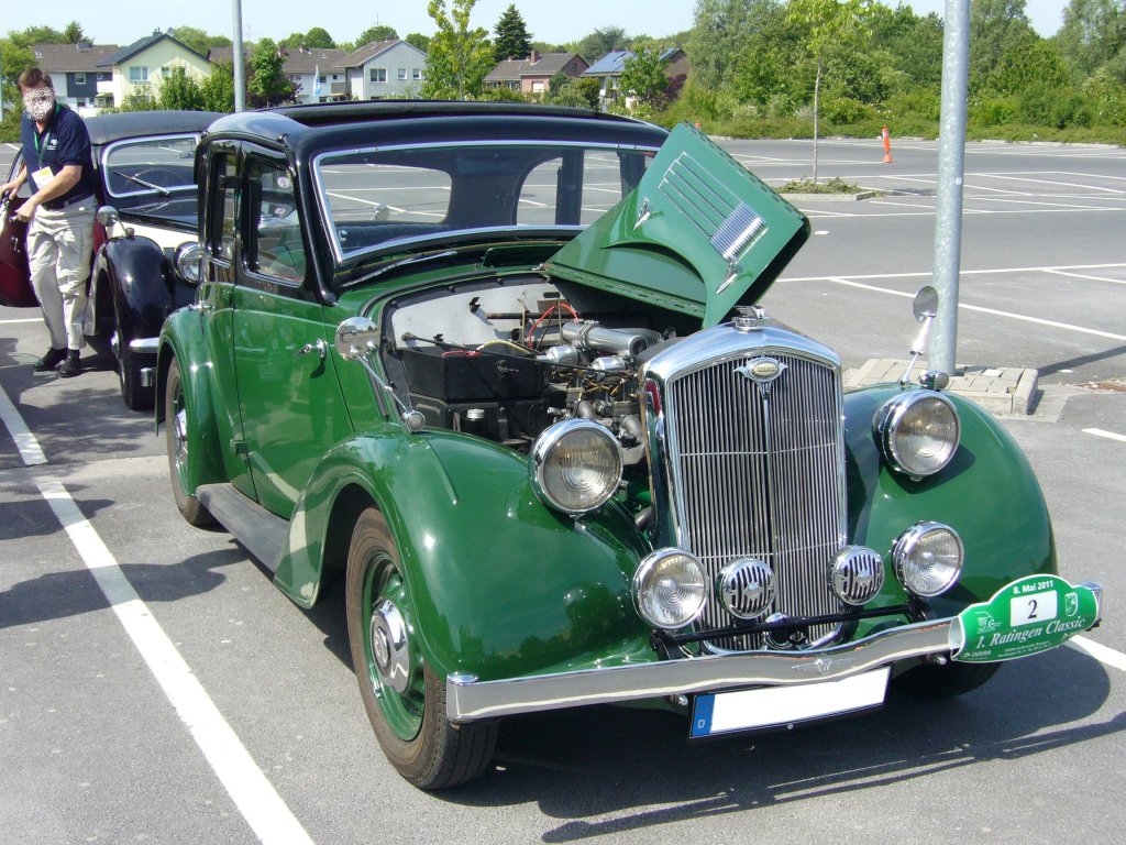 Wolseley 14-HP Saloon. 1935 - 1937. 6-Zylinderreihenmotor mit 1.604 cm.
Ratingen Classic 08.05.2011.