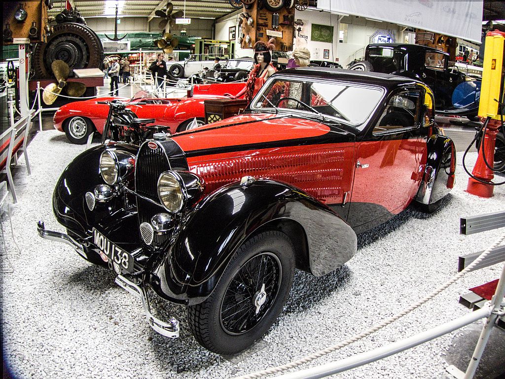 Wunderschner Bugatti 57 Ventoux im Auto und Technik Museum. Aufnahmezeit: 17.11.2012