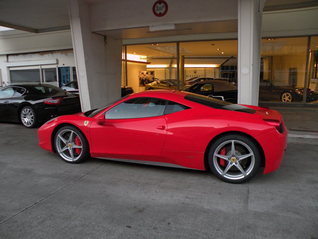 Wunderschner Ferrari 458 Italia. Die aufnahme stammt vom 02.01.2010