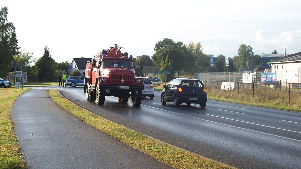 ZIL-131 bei der Rundfahrt nach Eberswalde beim 1. internationalen Feuerwehrtreffen Finowfurt 05.09.2009