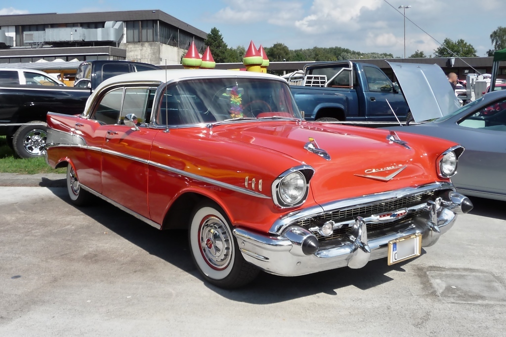 Zufllig direkt daneben, noch ein Chevrolet Bel Air von 1957 auf der US-Car-Show in Grefrath im August 2010, diesmal als Viertrer.