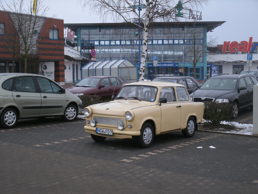 Zum Flohmarkt ist Dieser Trabant 601,am 17.Februar 2013 nach Greifswald gekommen.
