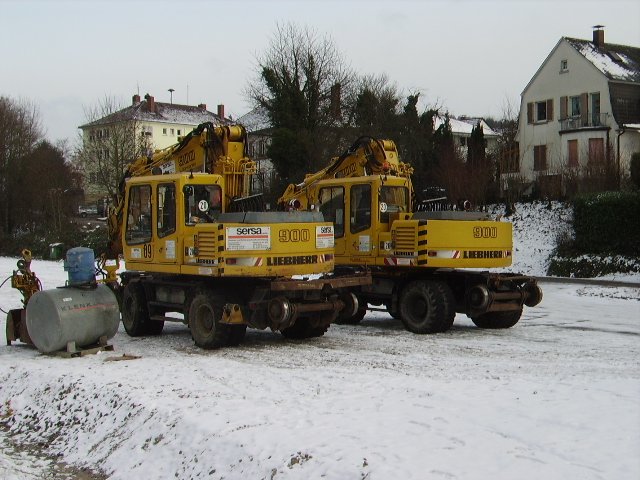 Zweiwegebagger in Neckargemnd Bhf.
