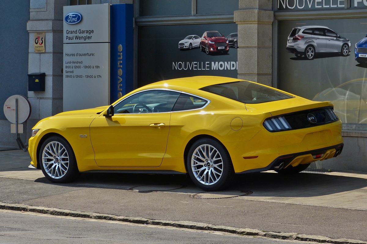  . Seitenansicht eines neuen Ford Mustang 5.0 GT.   22.08.2015