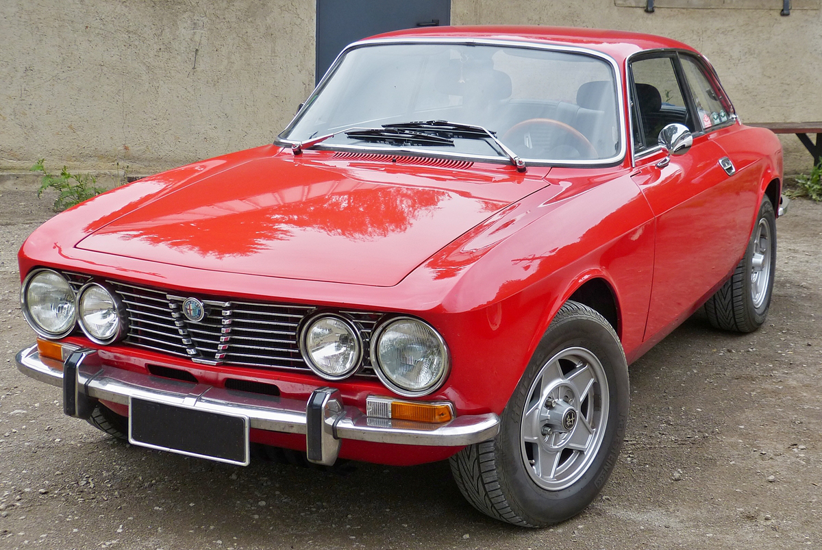 . Alfa Romeo 2000 war bei der  Journe de la vieille carosserie  im Fond de Gras zusehen. 26.07.2015