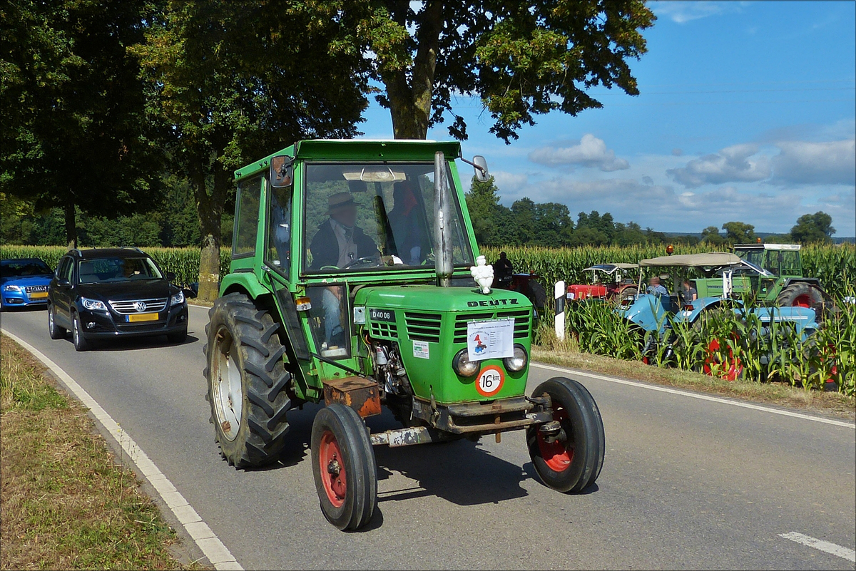 . Deutz 4006, Bj 1969, 2623 ccm, 40Ps, 3 Zyl, aufgenommen bei der Traktorenrunfahrt in der Nähe von Everlingen.  11.09.2016 