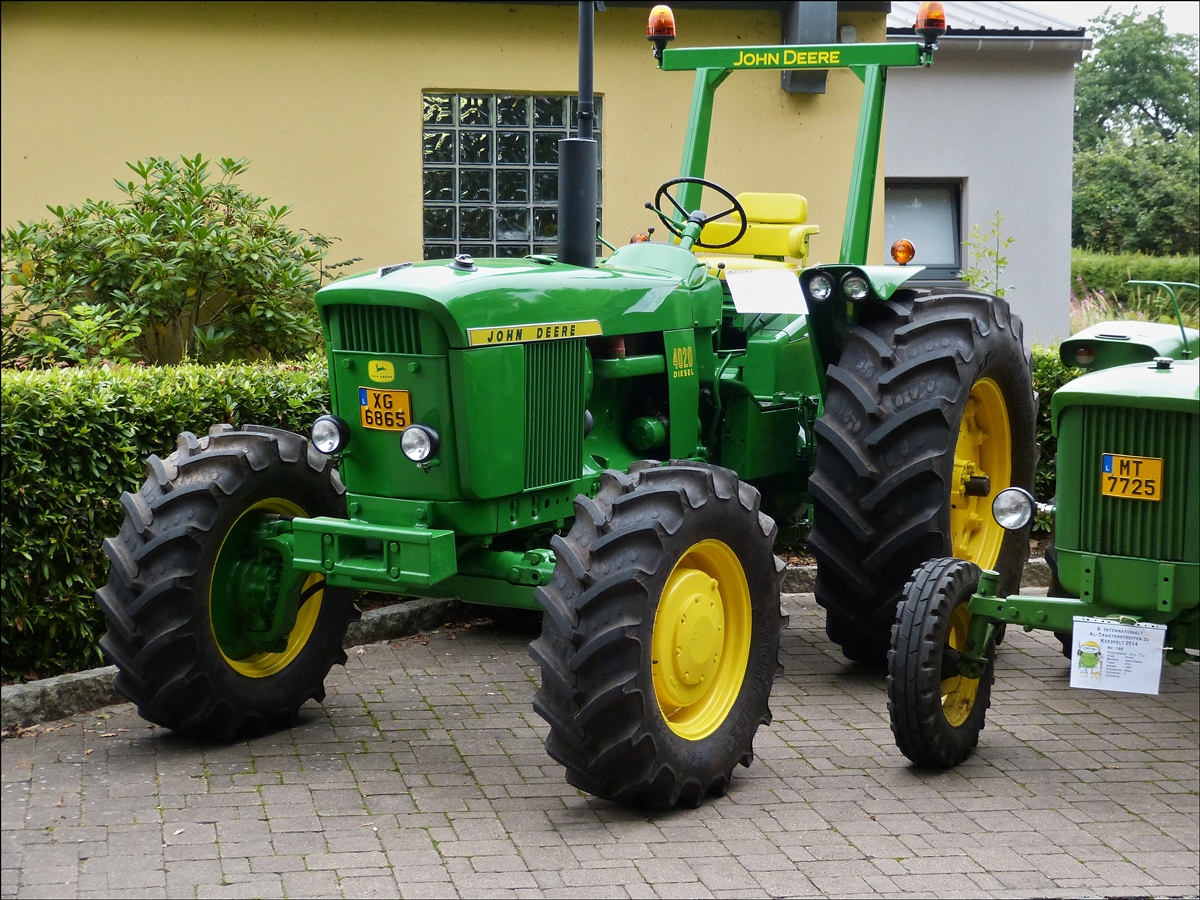 . John Deere Typ 4020, Bj 1971, 100 Ps, 6000 ccm, war am 10.08.2014 zu Gast beim Traktorentreffen i Keispelt.