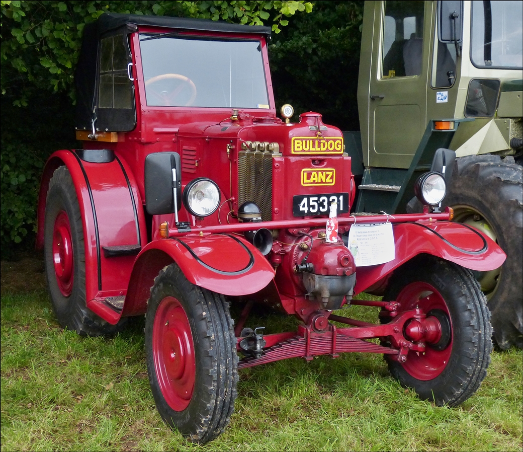 . Lanz Bulldog Typ D9538, Bj 1934, 38 Ps, 1 Zyl, 10400ccm gesehen am 10.08.2014 beim Traktorentreffen in Keispelt.