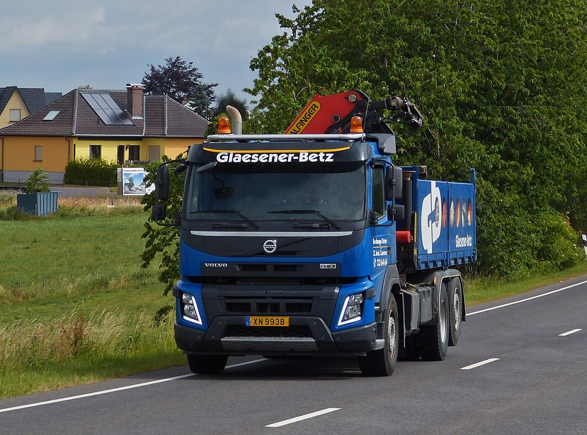 .  LKW  Volvo FM X mit Sonderaufbau geehen am 08.07.2015.