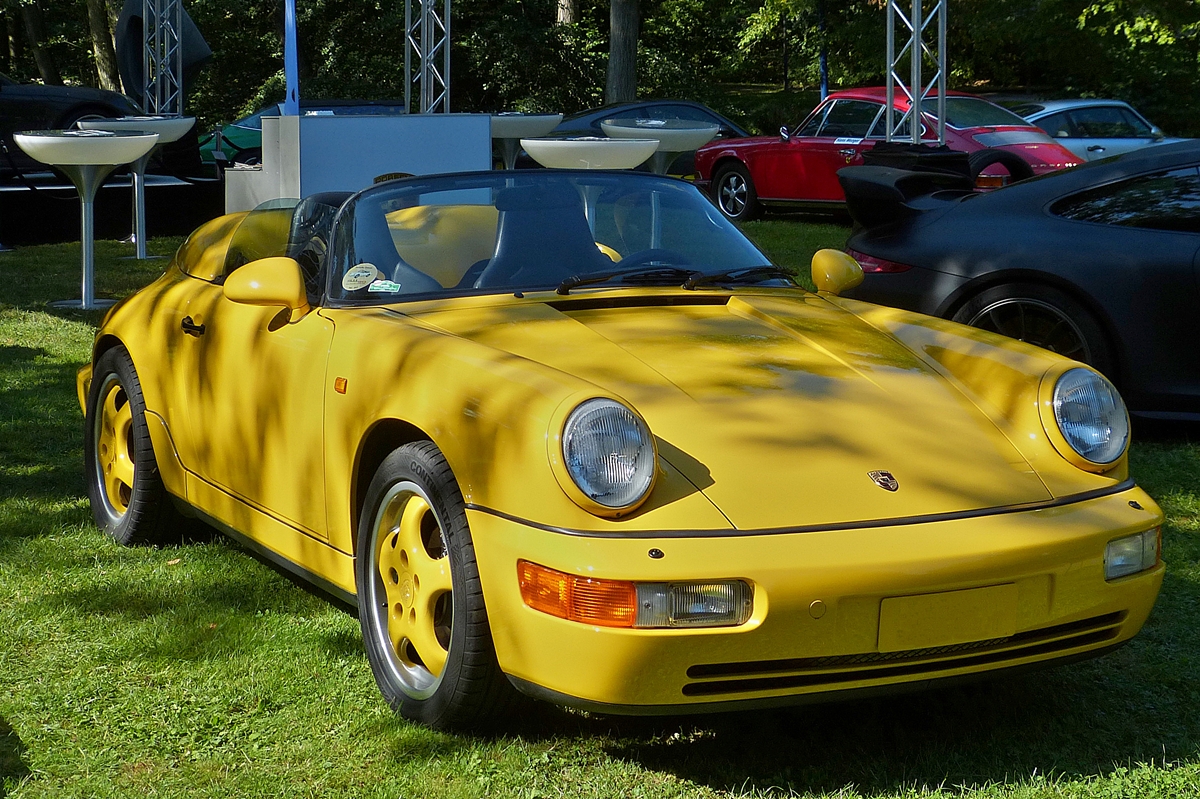 . Porsche 911 (964) Carrera 2, Speedster, Bj 1994, 3600 ccm, 250 Ps, limitierte Edition es wurden 925 Exemplare gebaut, war am 30.08.2015 in Mondorf zu sehen. 