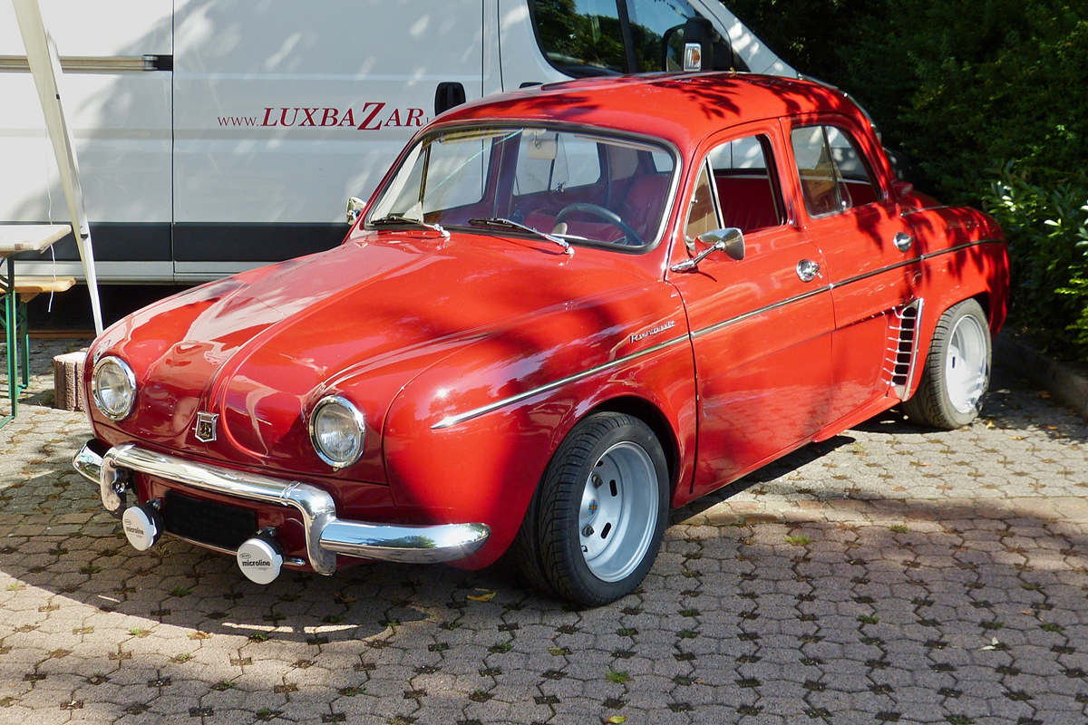 . Renault Dauphine, bei den Vintage Cars & Bikes in Steinfort. 02.08.2015 