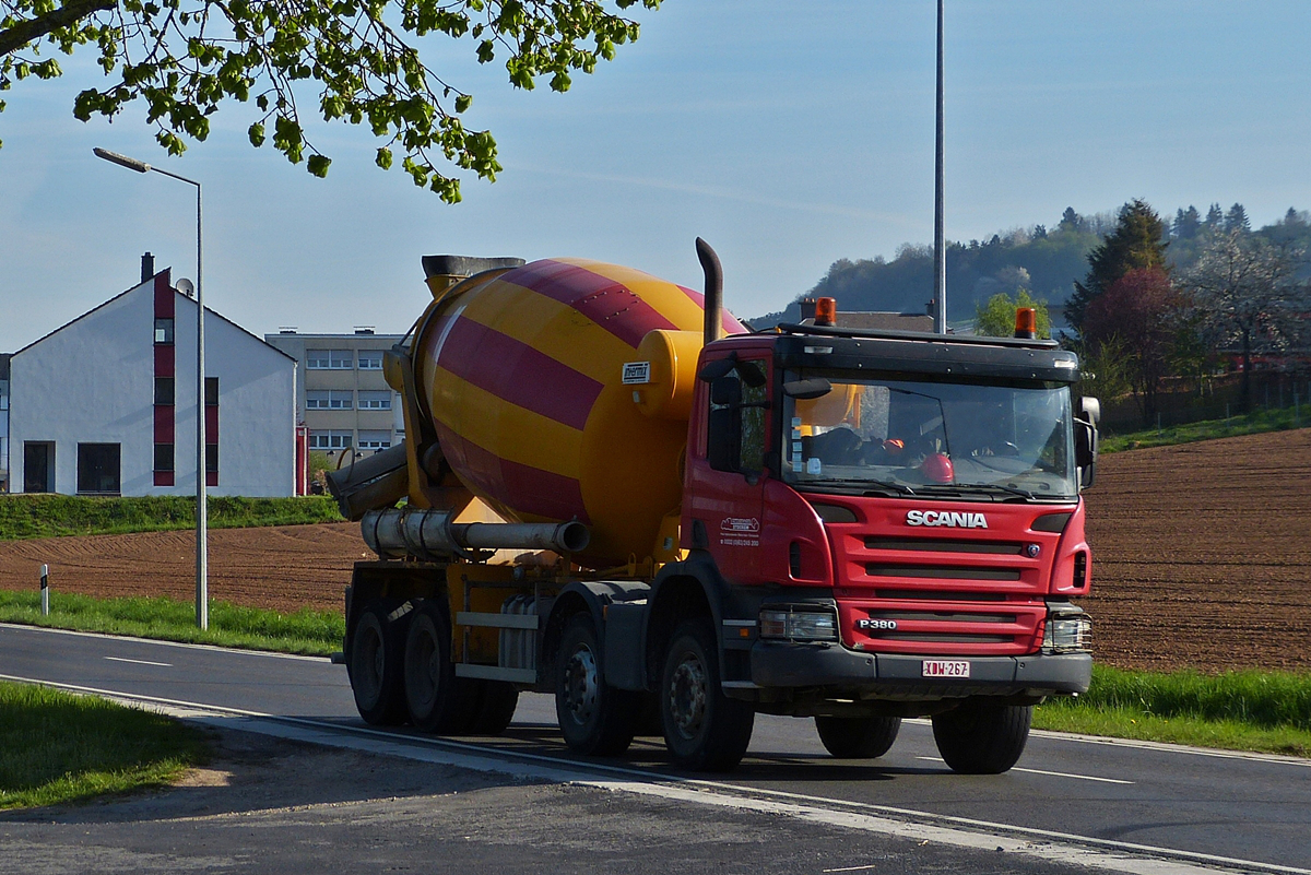 . Scania R 380 Betonmischer mit einer Ladung Beton unterwegs.  21.04.15