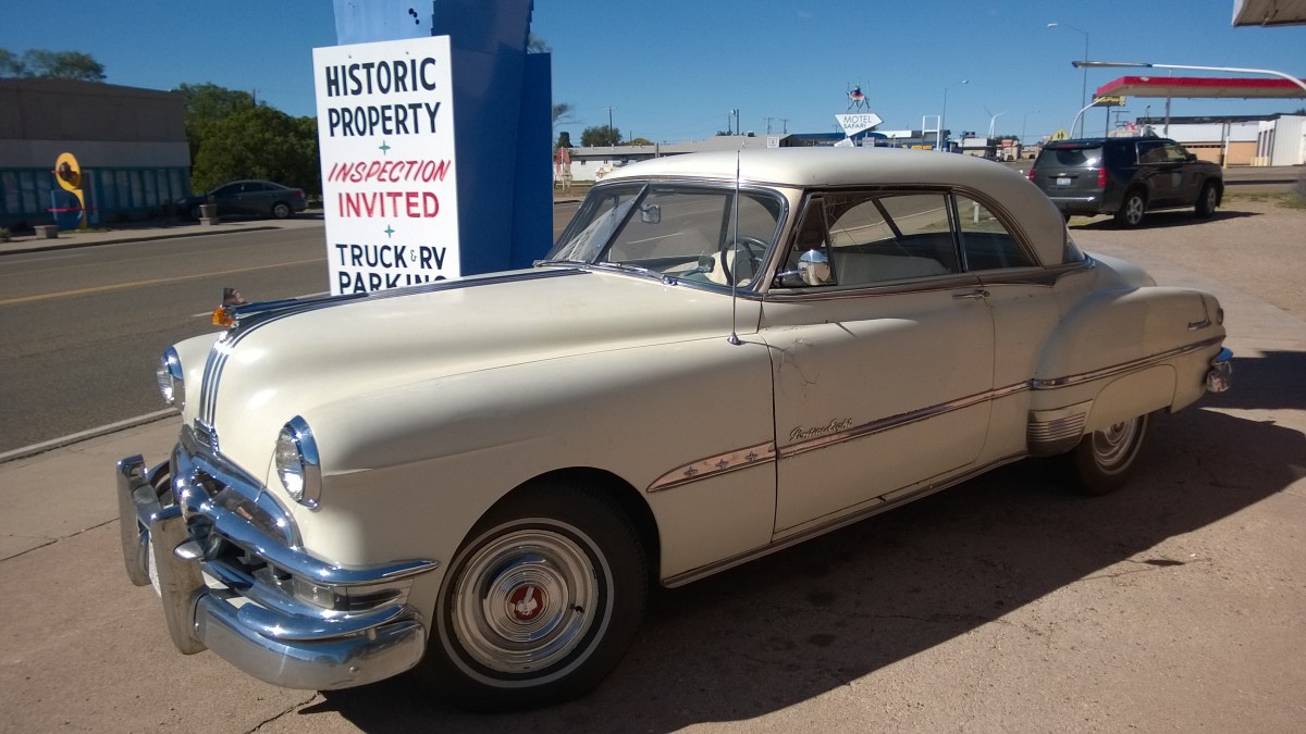 1951 Pontiac Eight in Tucumcari (NM), USA (Oktober 2014)