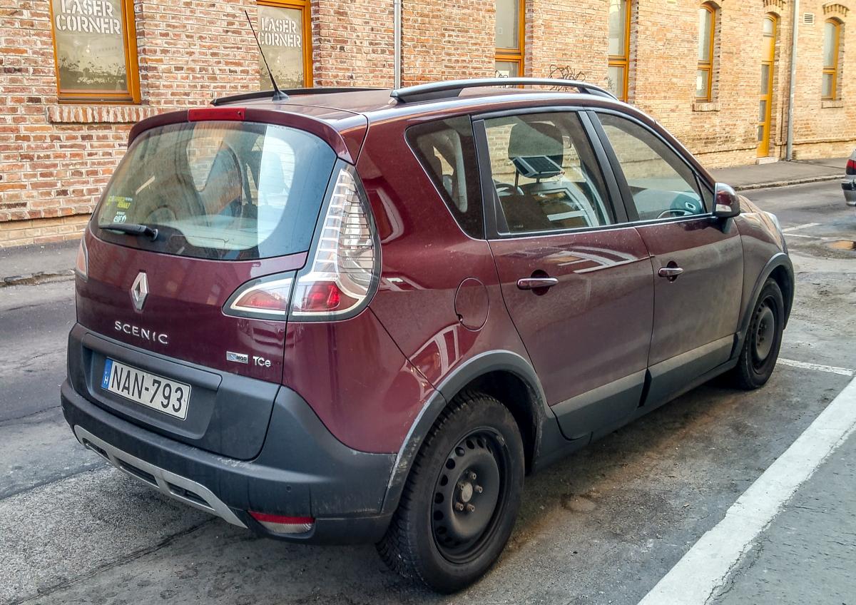 ÍRückansicht: Renault Scenic Xmod, fotografiert in Januar, 2020.