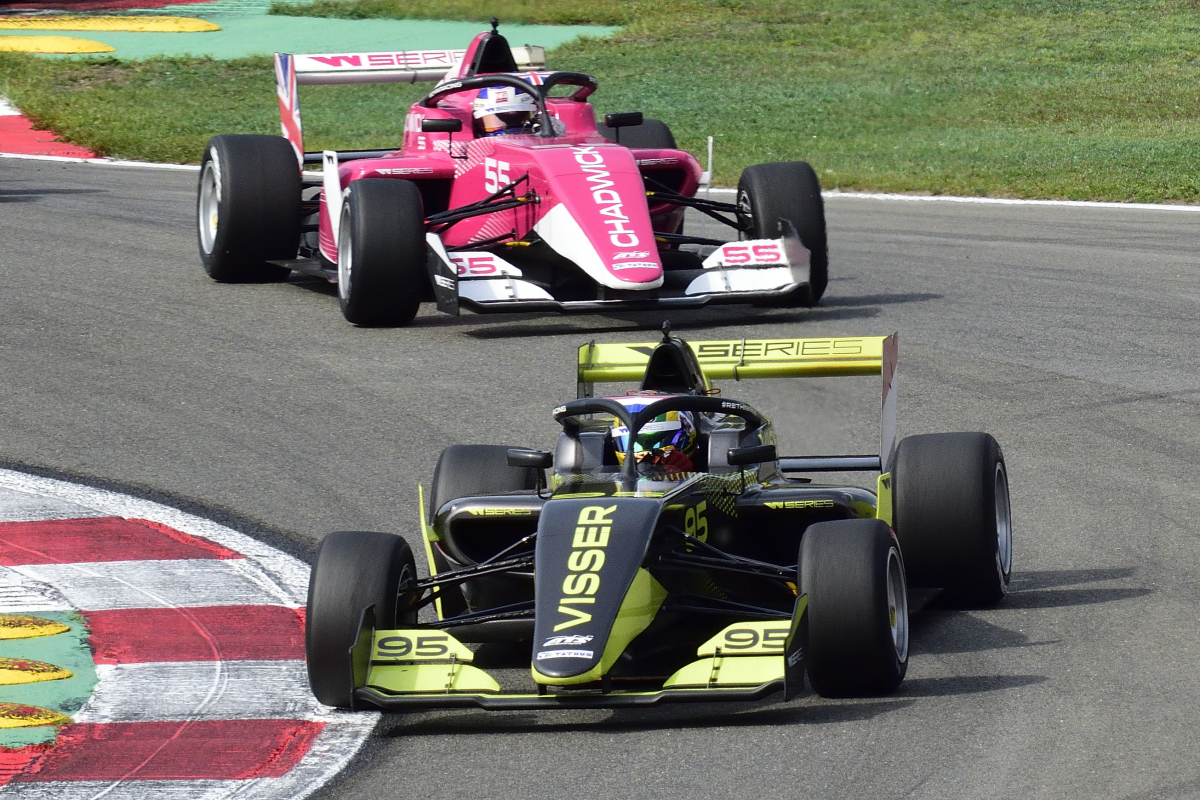 #95 Beitske Visser, Tatuus T-318, Formel 3, W Series nur Fahrerinnen können teilnehmen, alle Rennen finden im Rahmen der DTM statt. Hier am 18.Mai in Zolder