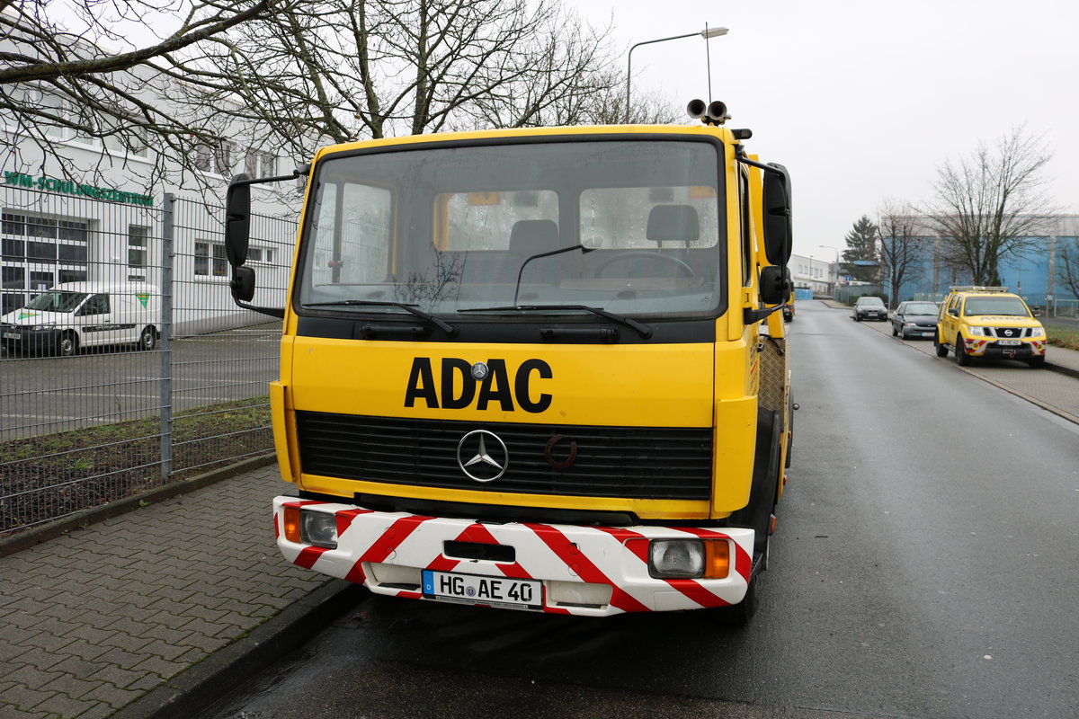 ADAC/Safar Mercedes Benz Abschleppfahrzeug am 06.01.18 in Frankfurt am Main Preungesheim