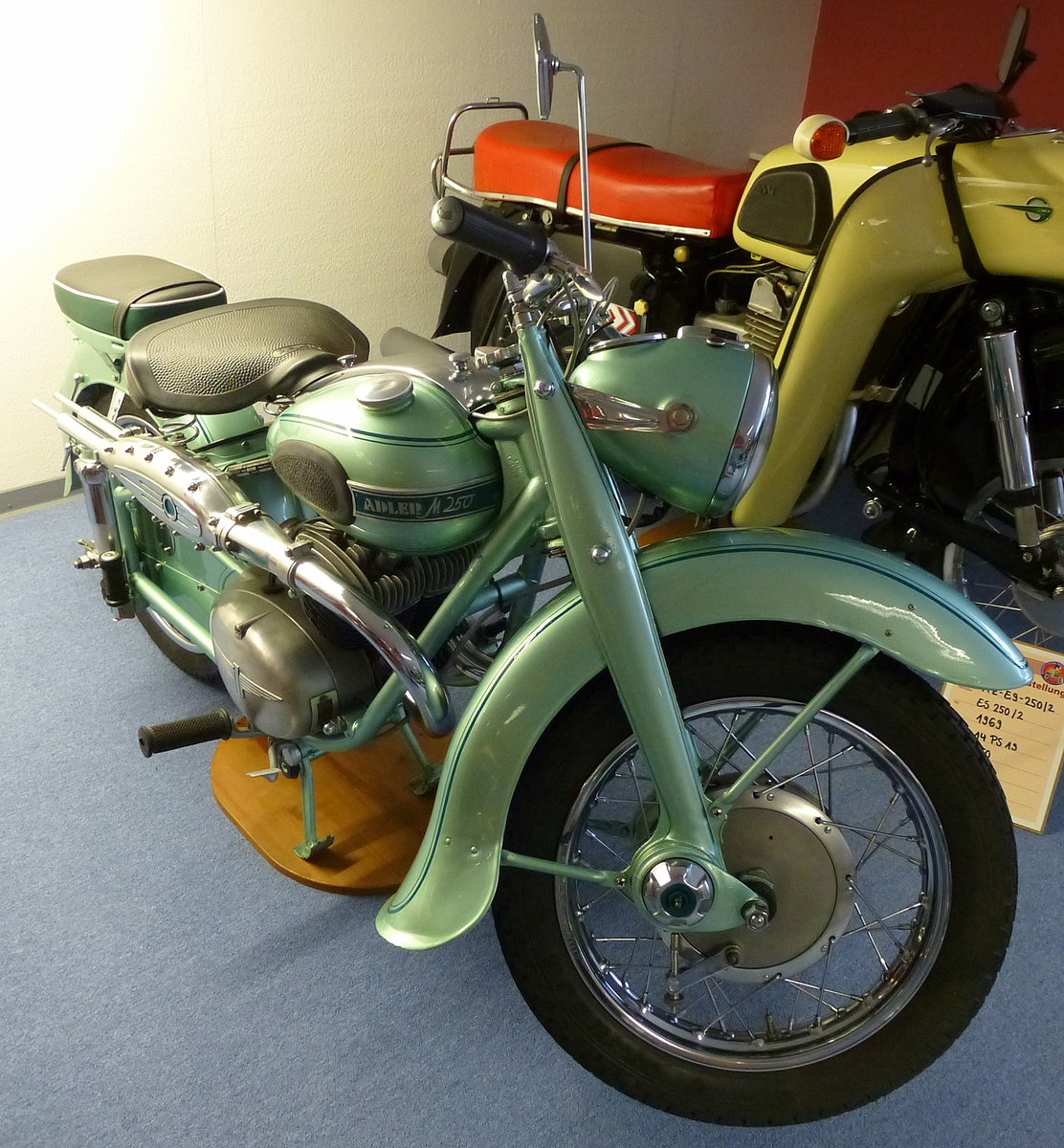 Adler M250, Baujahr 1953, 2-Zyl.-Motor, 250ccm, 16PS, Bruno's Motorradbhne Oberwolfach, Aug.2013