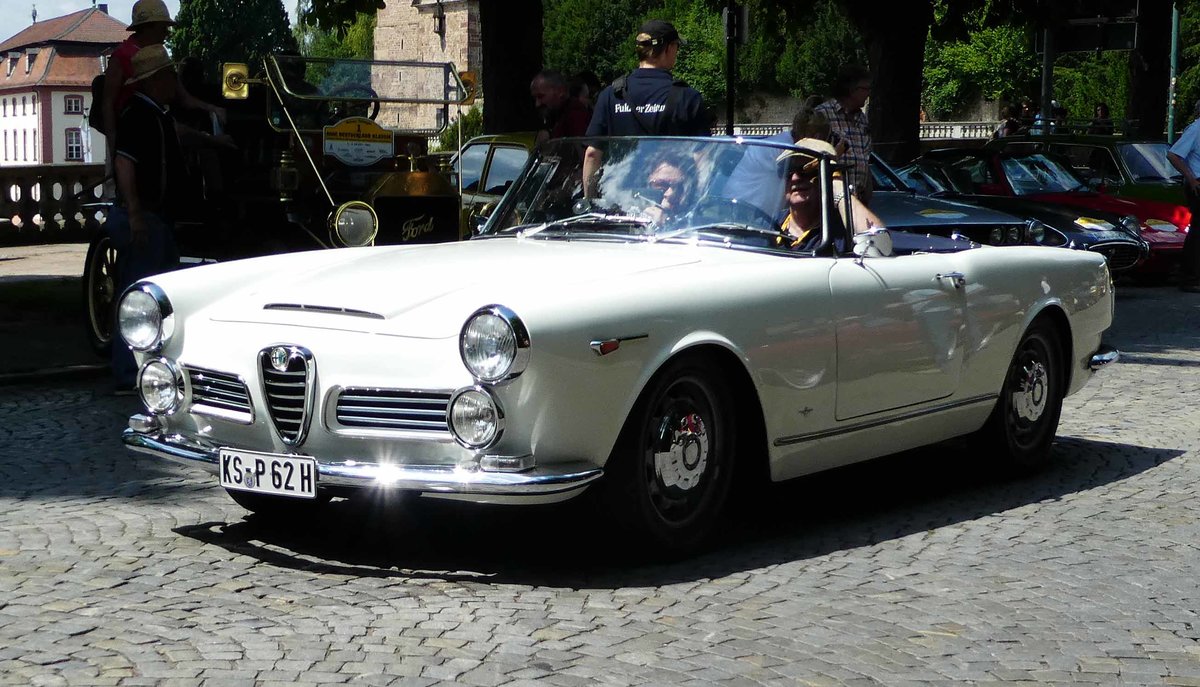 =Alfa Romeo 2600 Spider, 145 PS, Bj. 1962, unterwegs in Fulda anl. der ADAC Deutschland Klassik 2017, Juli 2017