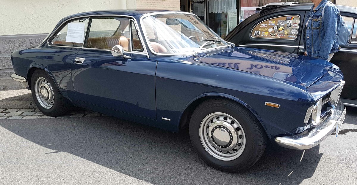 =Alfa Romeo Giulia GT 1300 Junior, Bj. 1970, 1600 ccm, 106 PS, gesehen bei den Fladungen Classics 2023 im Juli 23