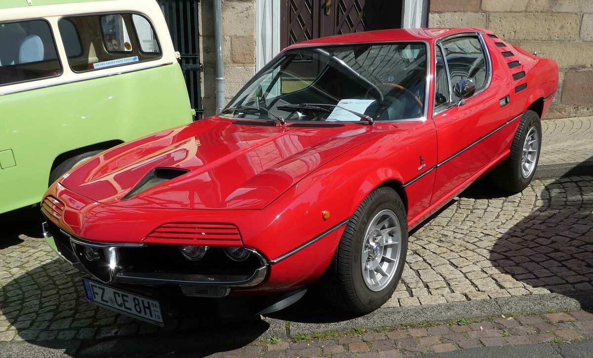 =Alfa Romeo Montreal, Bj. 1975, ausgestellt bei der Oldtimerveranstaltung in Spangenberg im Mai 2023