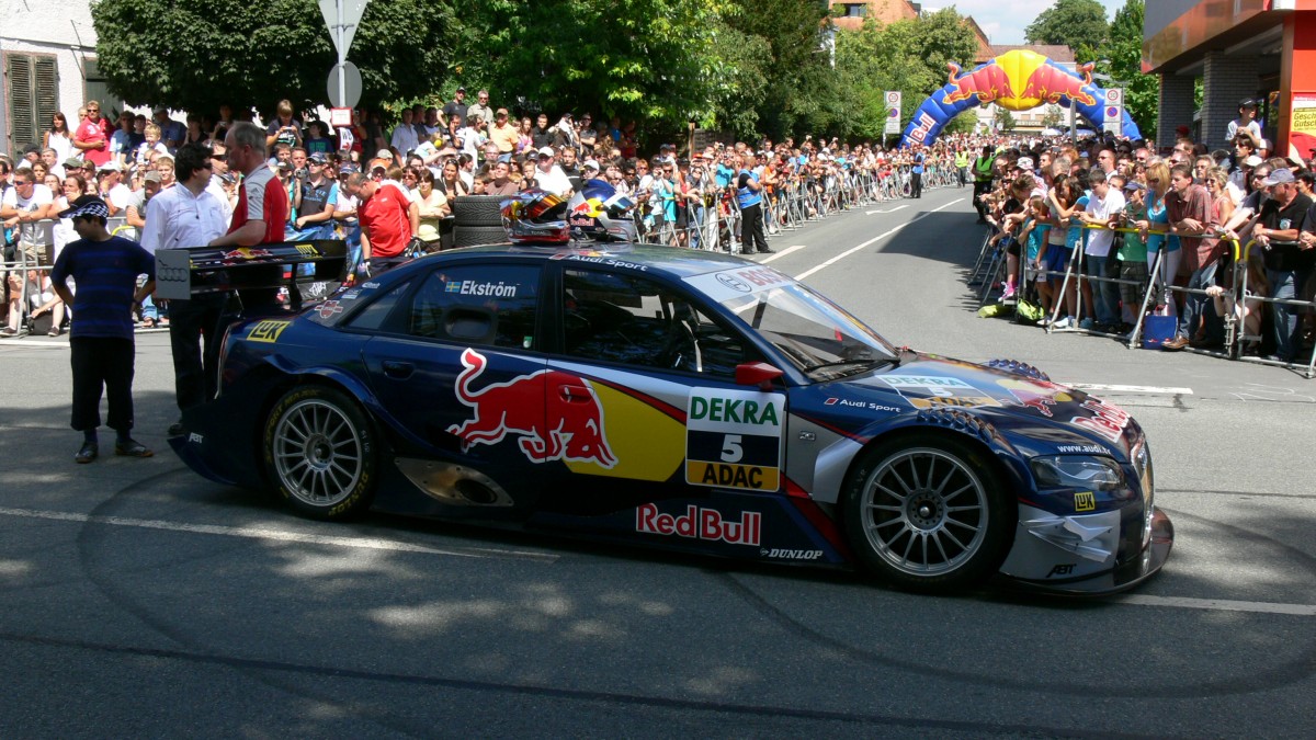 Am 12.08.2010 wahr das Audi SportsAbt Team mit dem DTM Audi von Matthias Ekström beim Vettel HomRun in Heppenheim. Dort ist M.Ekström als Taxifahrer mit Sebastian Vettel um die Strecke gefahren.