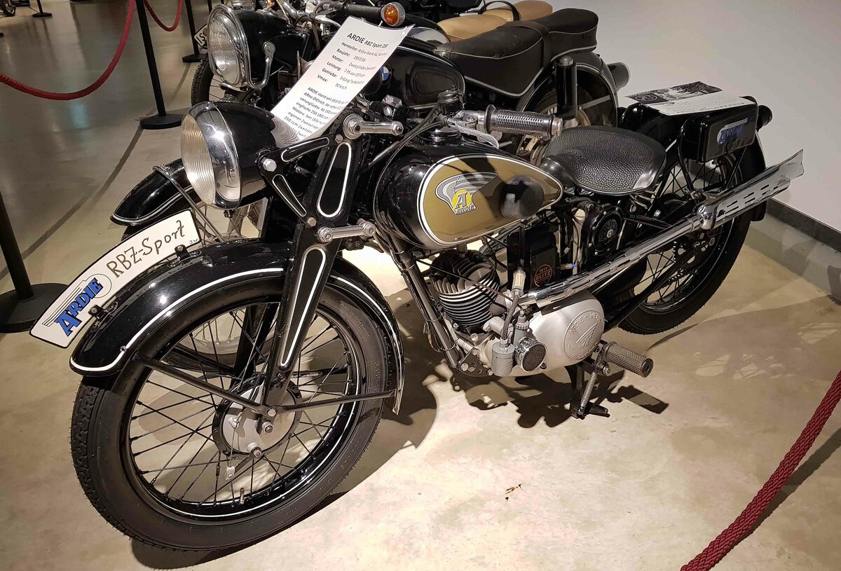 =Ardie RBZ Sport 200, Bauzeit 1937 - 1938, 197 ccm, 7 PS,  präsentiert vom Zylinderhaus in Bernkastel-Kues, 04-2023