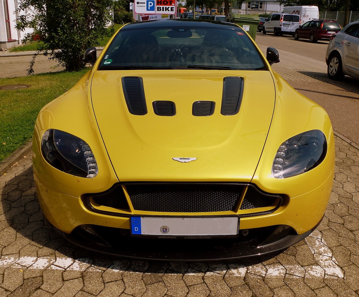Aston Martin, britischer Luxussportwagen, Juli 2014