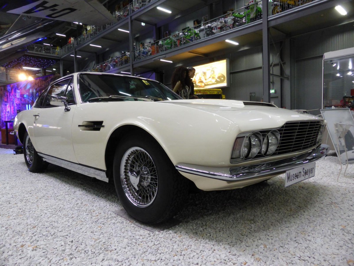 Aston Martin DBS Vantage im Technikmuseum Speyer am 02.11.2015 (Baujahr 1969, Leistung 332 PS, 3995 cm³, 6 Zylinder)