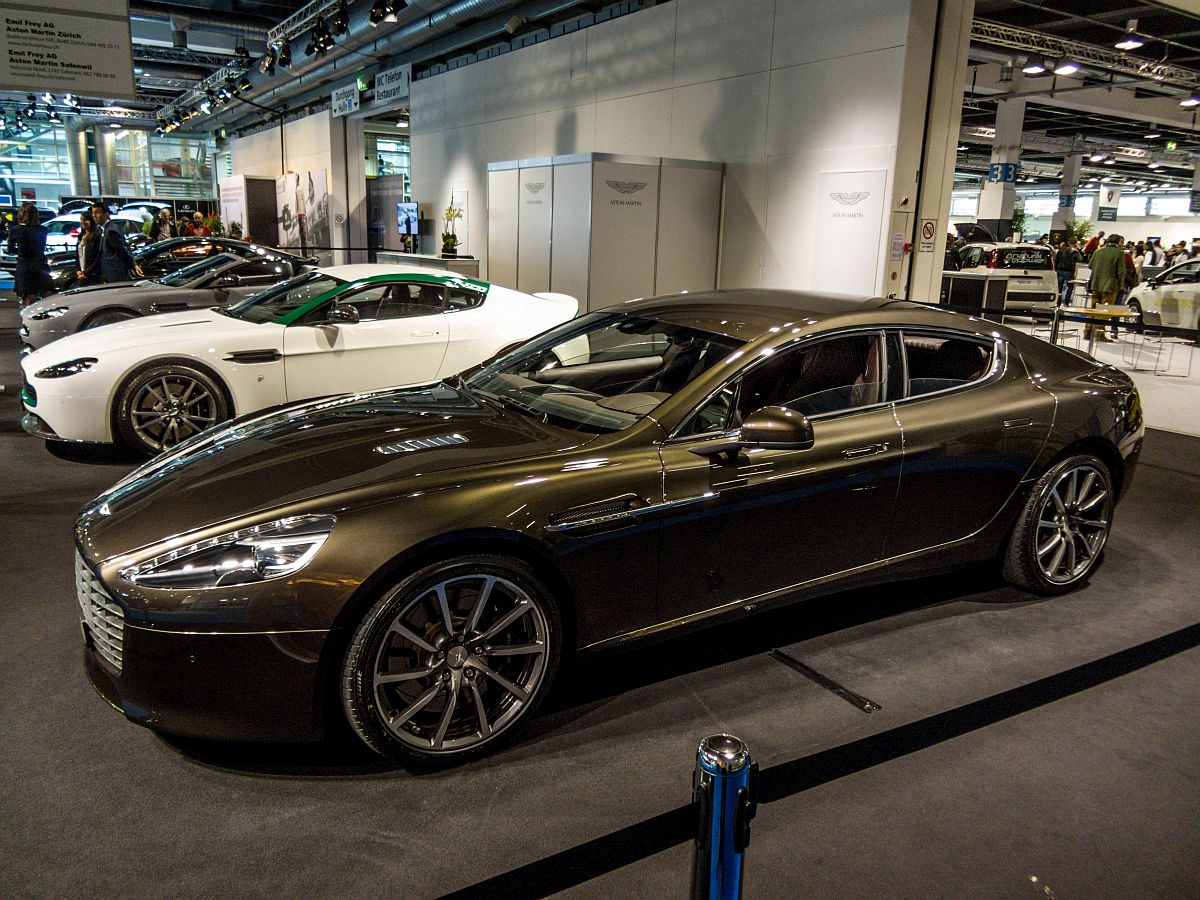Aston Martin Rapide. Aufnahme: Auto Zürich 2014.
