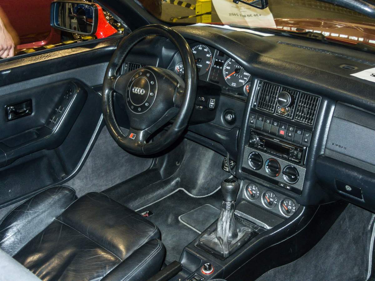 Audi 80 B3 Interieur. Foto: Auto motor und tuning Show 2014