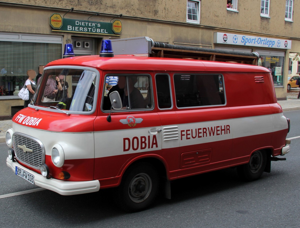 Barkas B 1000 der Freiwillige Feuerwehr Dobia. Zusehn beim Historischer Feuerwehrumzug in Zeulenroda. Foto 31.08.13 