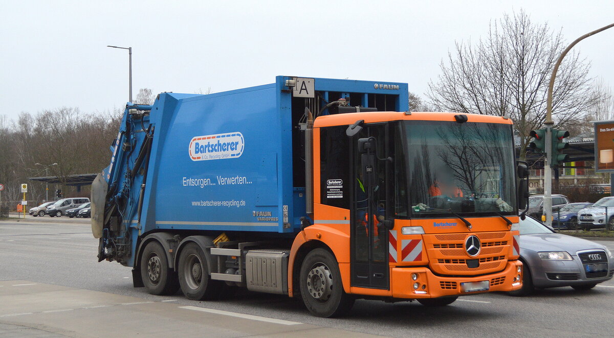 Bartscherer & Co. Recycling GmbH mit einem MB ECONIC Müllentsorgungsfahrzeug mit FAUN VARIOPRESS Müllpresse am 03.02.22 Berlin Marzahn.