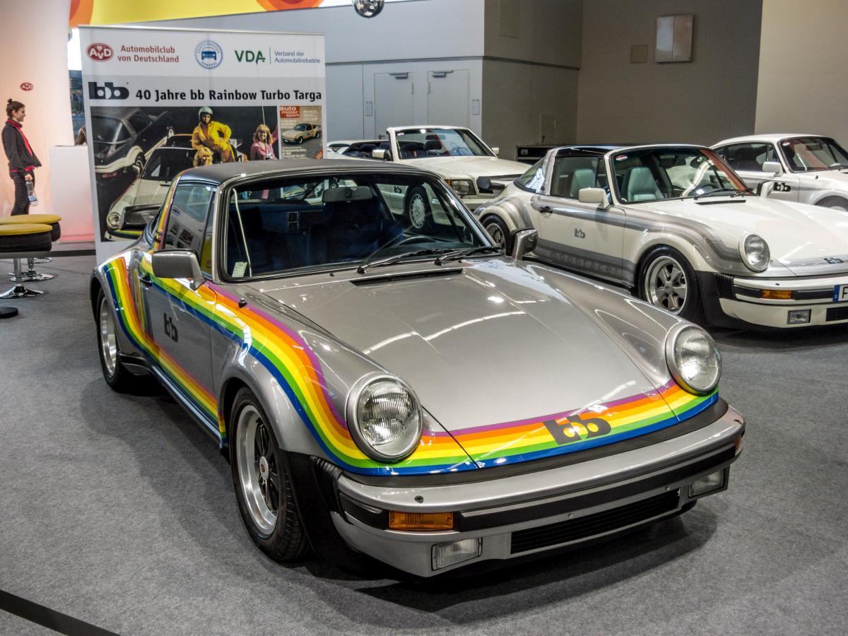 bb Porsche 911 Turbo Targa Rainbow 1976, aktuelles geschätztes Wert is ca 800 000EUR. Aufnahme: Die wilden 70er Ausstellung auf der IAA 2017. (Whe wild 70s)