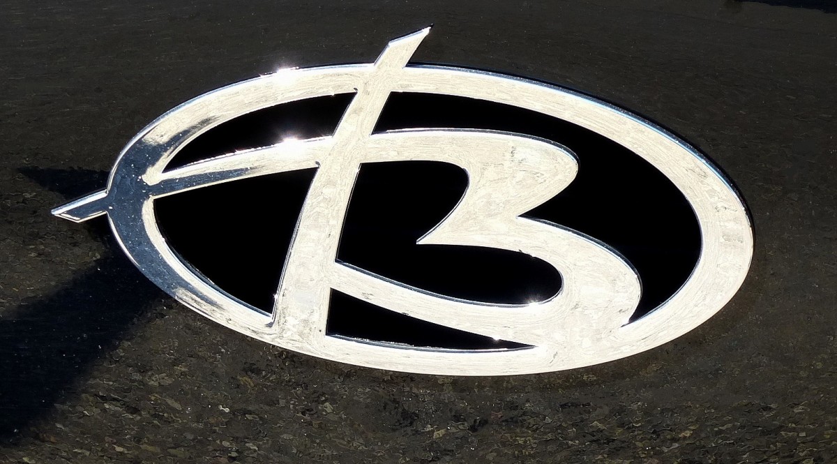 Beulas, Logo an der Front eines Reisebusses, die spanische Karosseriefirma fertigt  Busse auf den Chassis verschiedener europischer Hersteller, Juli 2014