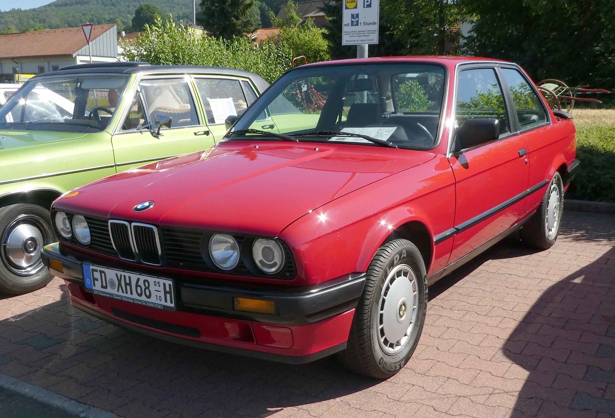 =BMW 316 i, Bj. 1988, 78 KW, gesehen bei der Oldtimerveranstaltung der  Alten Zylinder  in Hilders, Juni 2019
