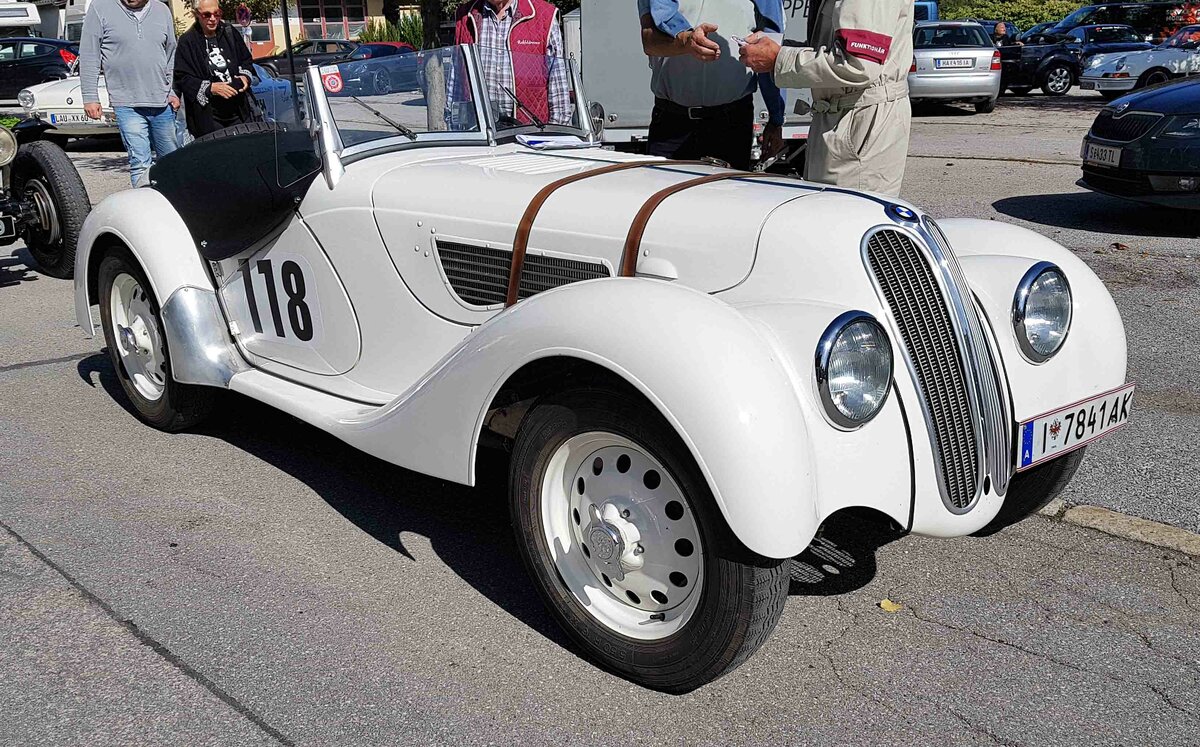 =BMW 328, Bj. 1939, 1957 ccm, 80 PS, gesehen bei der Fahrzeugabnahme anl. des Rossfeldrennens  Edelweiss-Bergpreis  2022 im Markt Berchtesgaden.