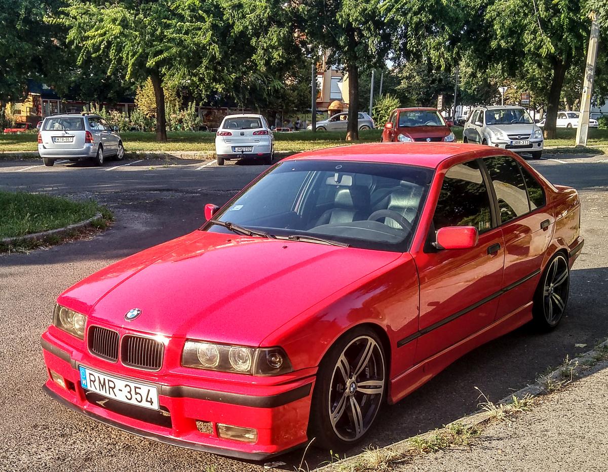 BMW 3er (e36), fotografiert in Pécs (Ungarn) in August 2019.