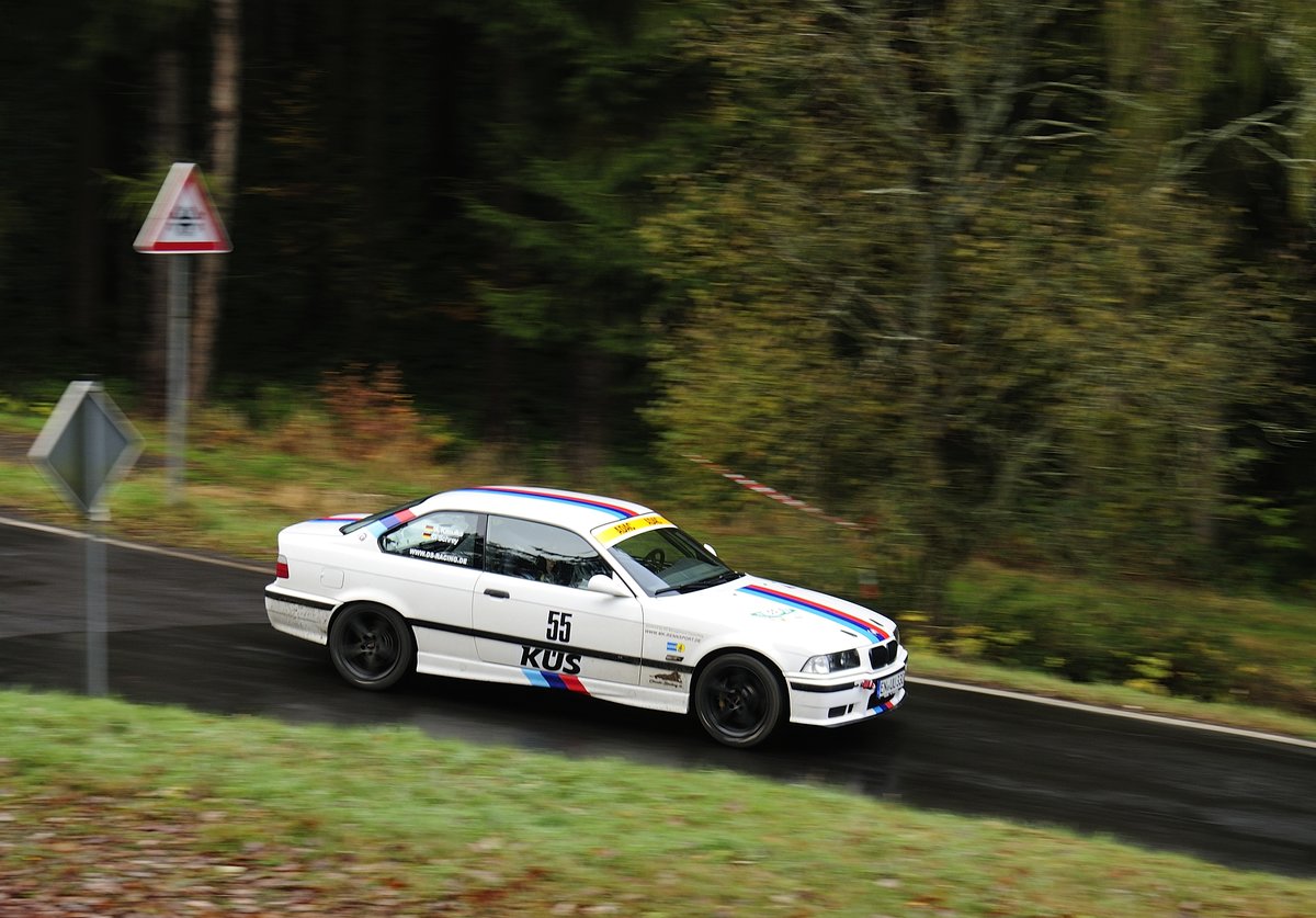 BMW M3, Dirk Schrey & Andrea Kasulke bei der  Youngtimer  39. ADAC Rallye Köln Ahrweiler 12.11.2016, Morgens -2° auf teils noch glaten Asphalt