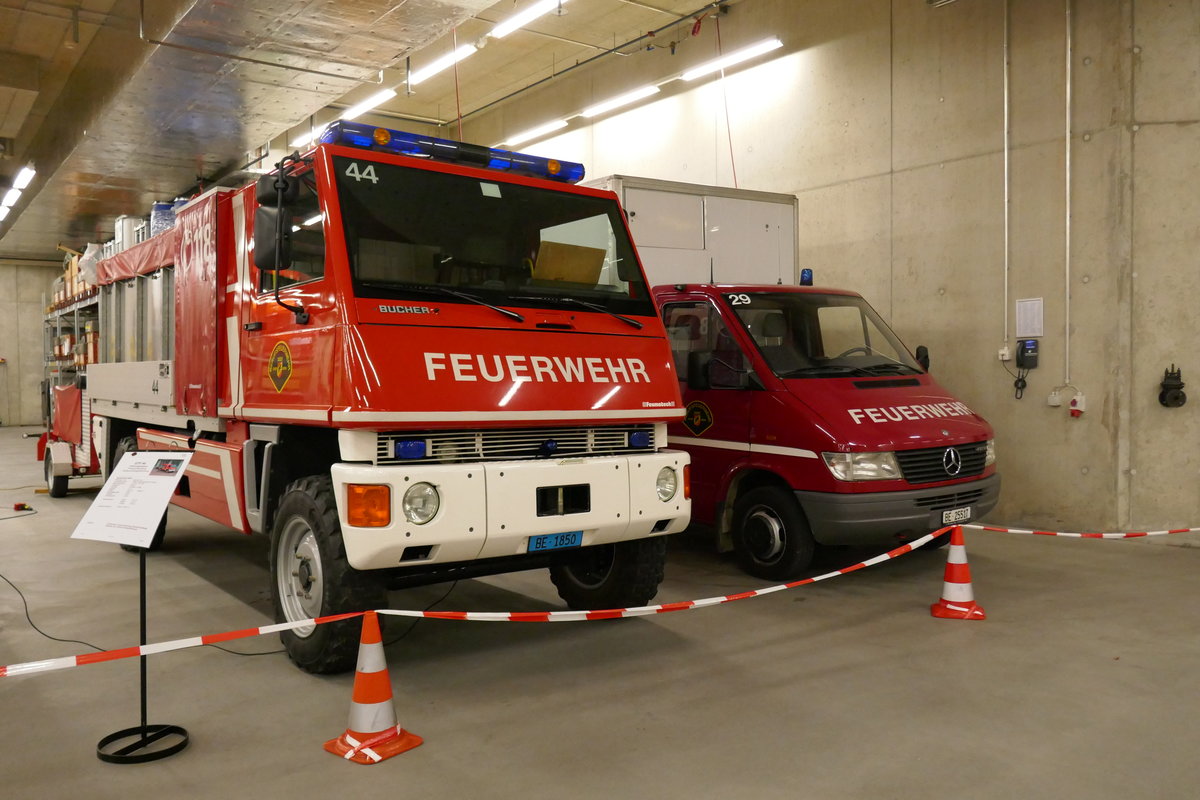 Bucher und Sprinter der Feuerwehr Bern in der Einstellhalle am 26.8.17.