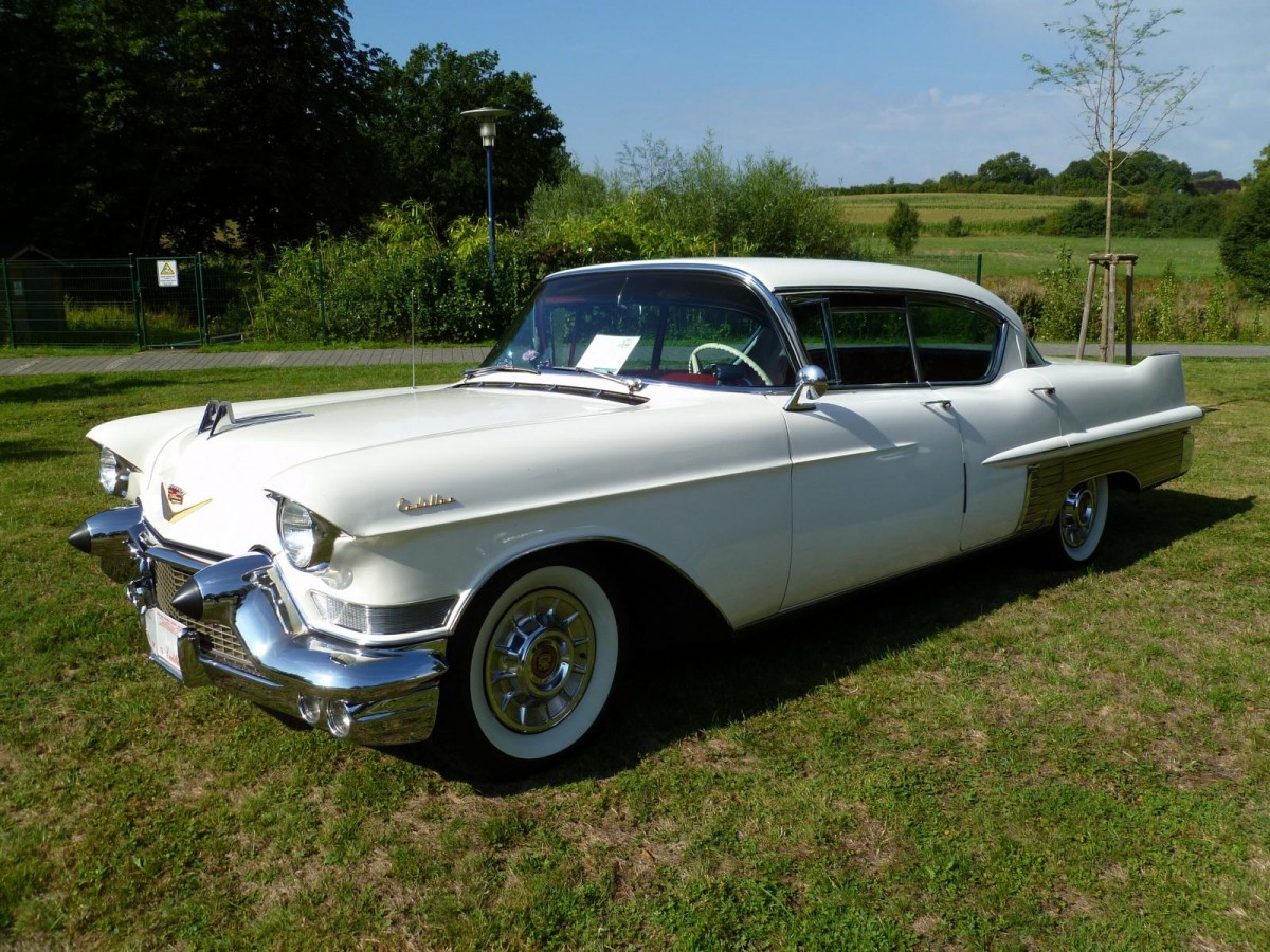 Cadillac Fleetwood bei den Luxembourg Classic Days in Mondorf am 29.08.2015